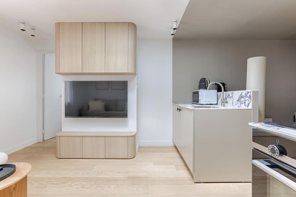 Mykeypers - Luxury Design Flat 2br/6p - Rue De Charonne ! * Parijs