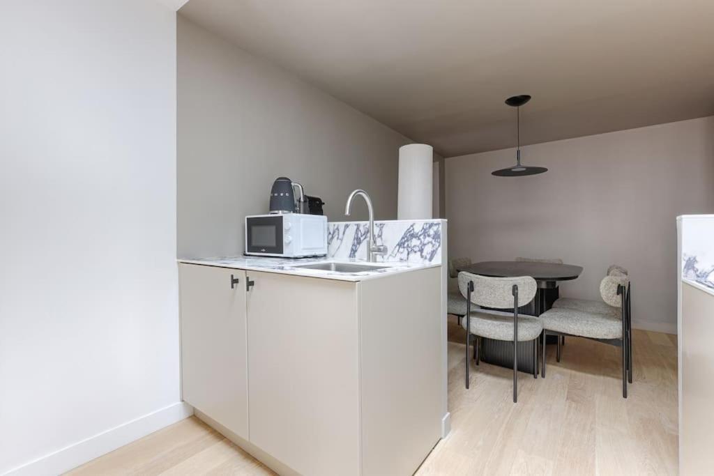 Mykeypers - Luxury Design Flat 2br/6p - Rue De Charonne ! * Parijs